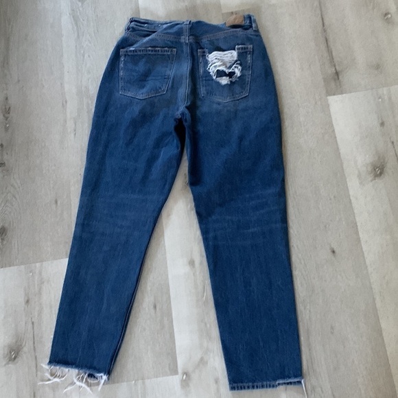 American Eagle High Rise Distressing Mom‎ Jeans Size 6 medium Wash Boho Ripped - Picture 12 of 12